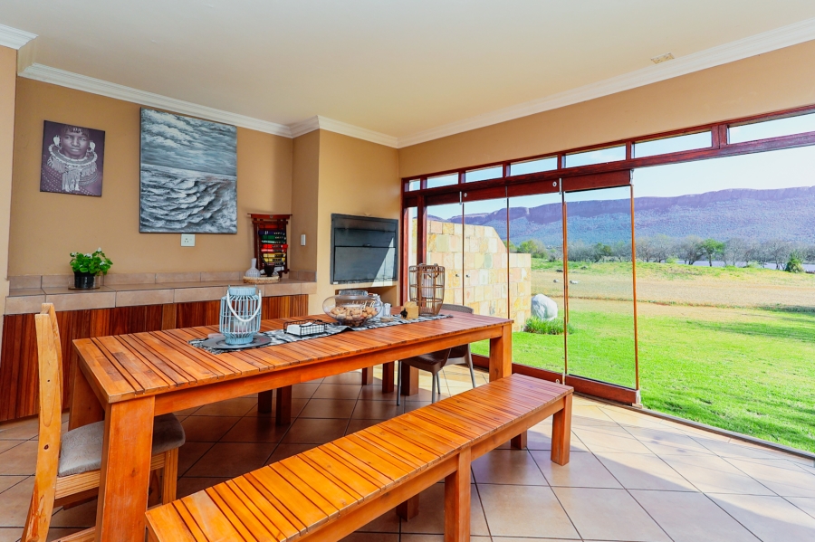 3 Bedroom Property for Sale in The Coves North West